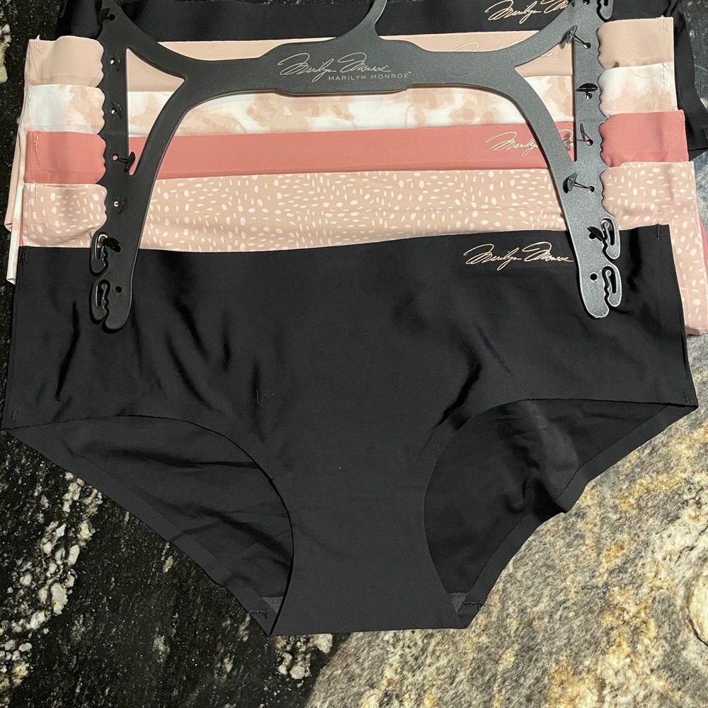 New Marilyn Monroe Hipster Panties M set of 6
